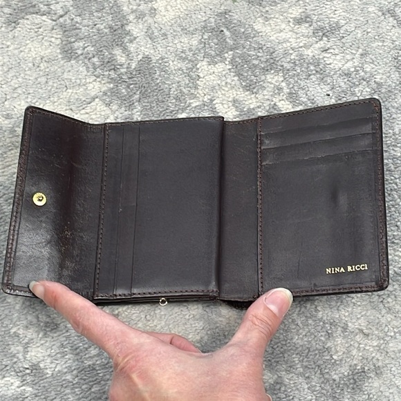 Nina Ricci Leather Compact Kisslock Wallet Classic Casual Everyday - Picture 10 of 17